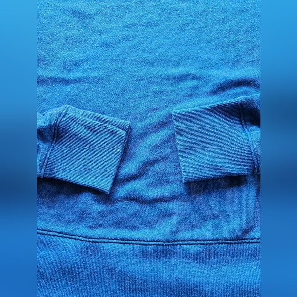 Women's Sweater, Size M (8-10) - Picture 5 of 6